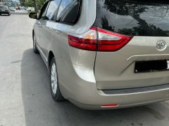 Photo of the vehicle Toyota Sienna