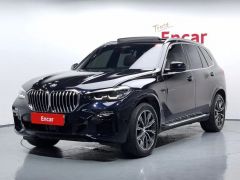 Photo of the vehicle BMW X5