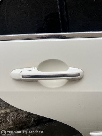 Vehicles for spare parts - Ручка на двери есть комплект правая сторона передняя и задняя дверь