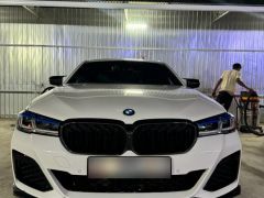 Photo of the vehicle BMW 5 Series