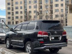 Photo of the vehicle Lexus LX