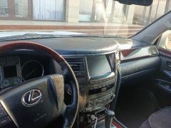 Photo of the vehicle Lexus LX