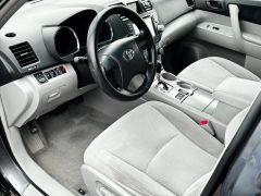 Photo of the vehicle Toyota Highlander