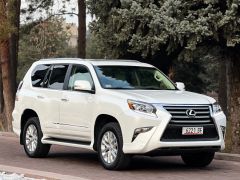 Photo of the vehicle Lexus GX