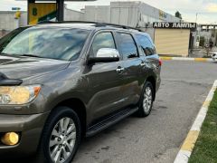 Сүрөт унаа Toyota Sequoia