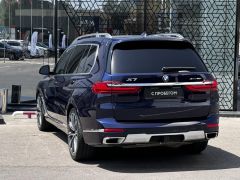 Photo of the vehicle BMW X7