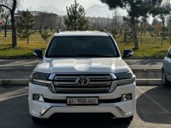 Photo of the vehicle Toyota Land Cruiser