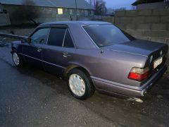 Сүрөт унаа Mercedes-Benz W124