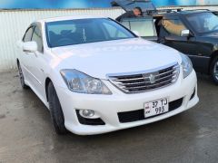 Photo of the vehicle Toyota Crown