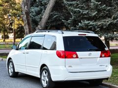 Photo of the vehicle Toyota Sienna