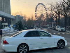 Photo of the vehicle Toyota Crown