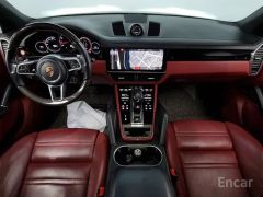 Photo of the vehicle Porsche Cayenne