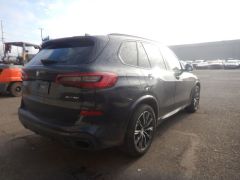 Photo of the vehicle BMW X5