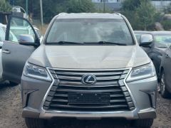 Photo of the vehicle Lexus LX