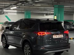 Сүрөт унаа Toyota RAV4