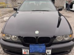 Photo of the vehicle BMW 5 Series