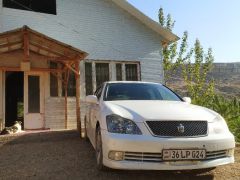 Photo of the vehicle Toyota Crown