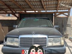 Сүрөт унаа Mercedes-Benz W124