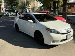 Photo of the vehicle Lexus HS