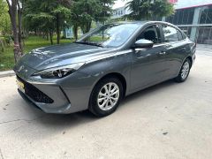 Сүрөт унаа Roewe i5