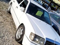 Сүрөт унаа Mercedes-Benz W124