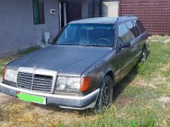 Сүрөт унаа Mercedes-Benz W124