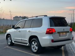 Сүрөт унаа Toyota Land Cruiser