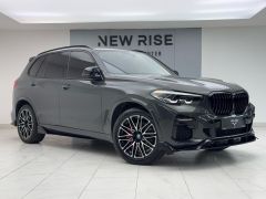 Photo of the vehicle BMW X5