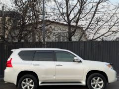 Photo of the vehicle Lexus GX