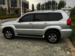 Photo of the vehicle Lexus GX