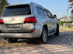 Photo of the vehicle Lexus LX