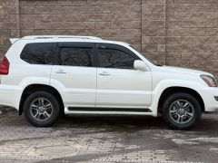 Photo of the vehicle Lexus GX