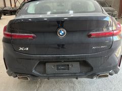 Photo of the vehicle BMW X4