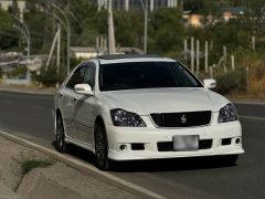 Photo of the vehicle Toyota Crown