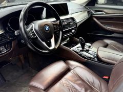 Photo of the vehicle BMW 5 Series