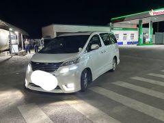 Photo of the vehicle Toyota Vellfire