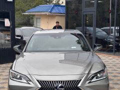 Photo of the vehicle Lexus ES