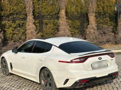 Photo of the vehicle Kia Stinger