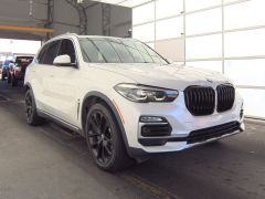 Photo of the vehicle BMW X5