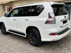 Photo of the vehicle Lexus GX