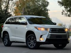 Photo of the vehicle Toyota Highlander