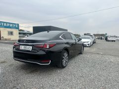 Photo of the vehicle Lexus ES