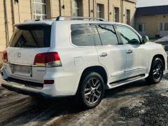 Photo of the vehicle Lexus LX