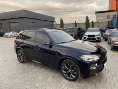 Photo of the vehicle BMW X5