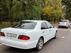 Фото авто Mercedes-Benz E-Класс