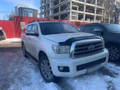 Сүрөт унаа Toyota Sequoia