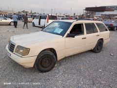 Photo of the vehicle Mercedes-Benz W124