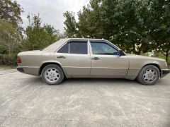 Сүрөт унаа Mercedes-Benz W124