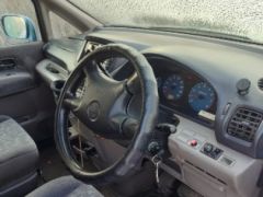 Сүрөт унаа Nissan Serena