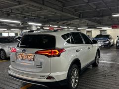 Сүрөт унаа Toyota RAV4